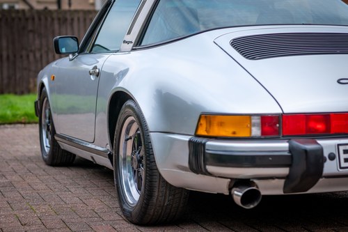 1988 Porsche 911 3.2 Carrera Targa In vendita (immagine 118 di 207)