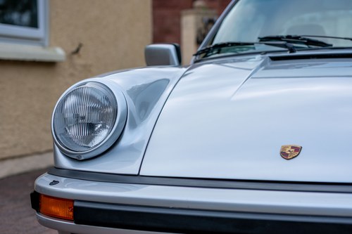 1988 Porsche 911 3.2 Carrera Targa In vendita (immagine 129 di 207)