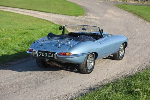 1962 Jaguar E-Type Series 1 3.8L Roadster DHC / OTS à venda (imagem 11 de 171)