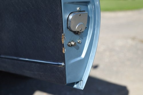 1962 Jaguar E-Type Series 1 3.8L Roadster DHC / OTS à venda (imagem 31 de 171)