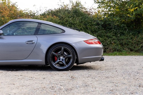 2005 Porsche 911 Carrera 2 (996) zum Verkauf (Bild 121 von 251)