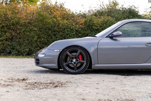 2005 Porsche 911 Carrera 2 (996) zum Verkauf (Bild 129 von 251)