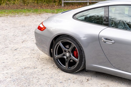 2005 Porsche 911 Carrera 2 (996) zum Verkauf (Bild 135 von 251)