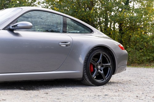 2005 Porsche 911 Carrera 2 (996) zum Verkauf (Bild 160 von 251)