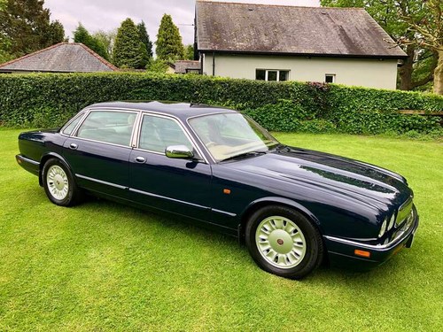 1995 DAIMLER DOUBLE SIX AUTOMATIC Vente aux enchères