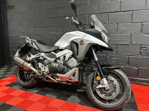 2016 HONDA VFR800X CROSSRUNNER FINANCE SPECIALISTS APPLY NOW For Sale