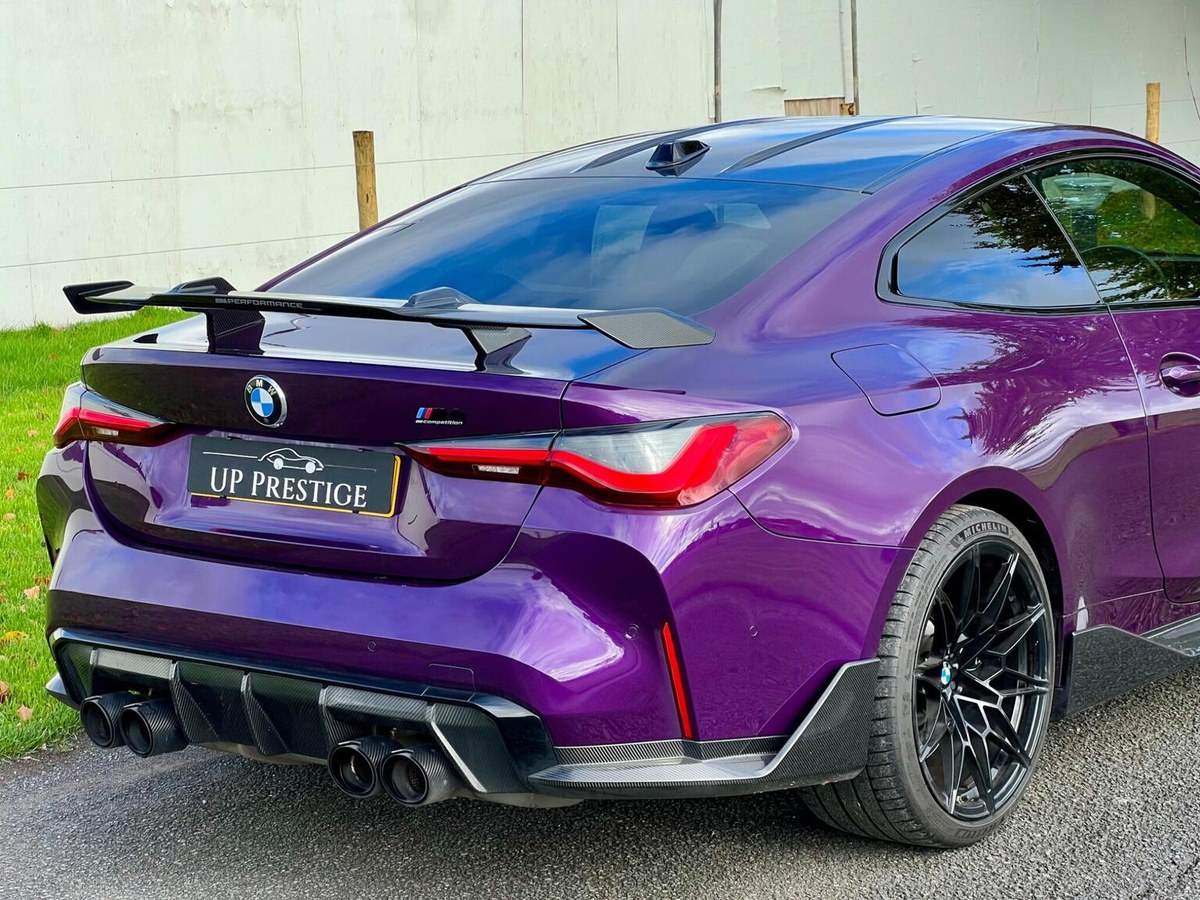 2023 BMW M4 Roxo Automático Volante à direita em Reino Unido - À venda ...