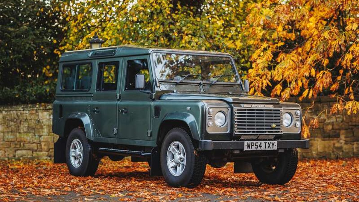 Land Rover 05 Defender 2005 Land Rover Defender na Manual Right Hand Drive in United Kingdom ...