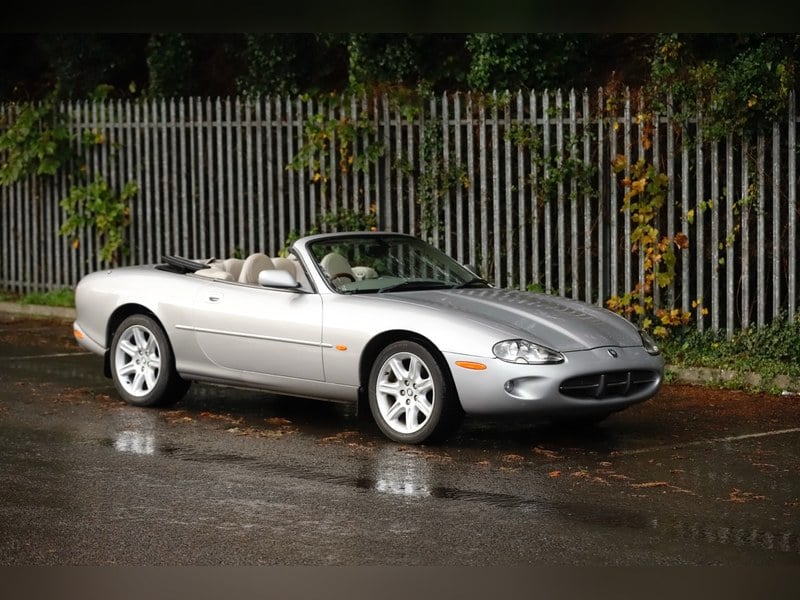 2000 Jaguar X100 XK8 Convertible