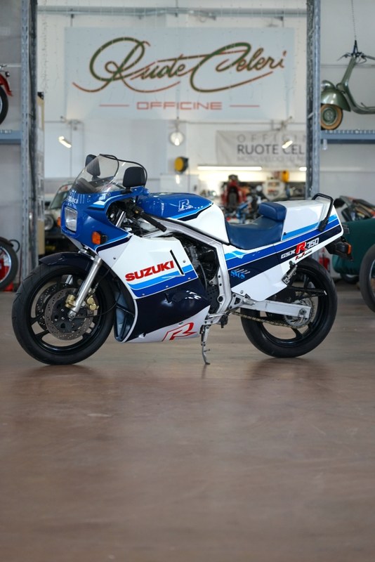 1986 Suzuki GSX R 750 - 2 1986 Suzuki GSX R 750 - 2