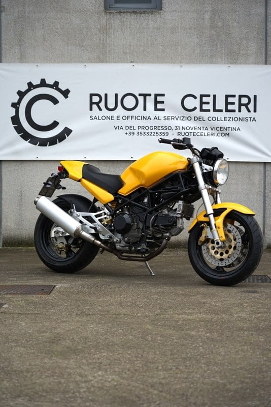 1998 Ducati Monster 900 - 1 1998 Ducati Monster 900 - 1