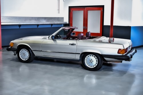 1986 Mercedes-Benz R107 560SL Convertible 5,6L V8 En venta (imagen 25 de 112)