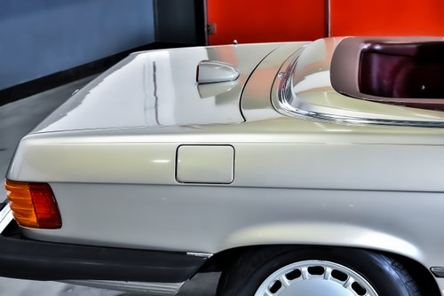 1986 Mercedes-Benz R107 560SL Convertible 5,6L V8 En venta (imagen 68 de 112)