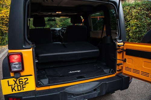 2012 Jeep Wrangler JK 3.6 V6 Mountain à venda (imagem 97 de 158)