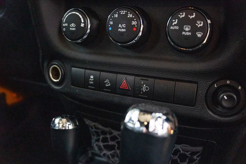 2012 Jeep Wrangler JK 3.6 V6 Mountain à venda (imagem 54 de 158)