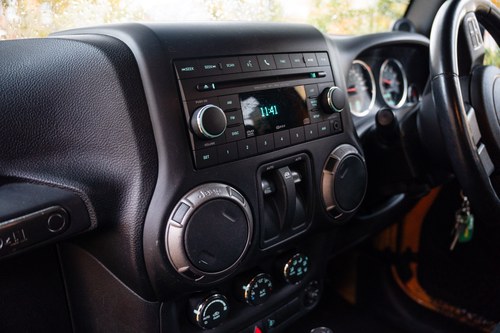 2012 Jeep Wrangler JK 3.6 V6 Mountain à venda (imagem 78 de 158)