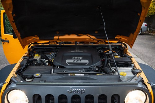 2012 Jeep Wrangler JK 3.6 V6 Mountain à venda (imagem 140 de 158)