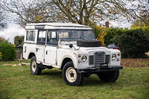 1981 Land Rover Series III 109" V8 Safari Station Wagon à venda (imagem 2 de 194)