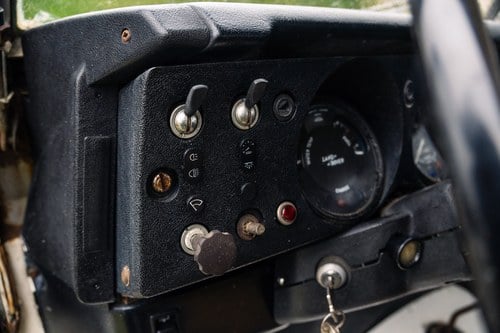 1981 Land Rover Series III 109" V8 Safari Station Wagon à venda (imagem 38 de 194)