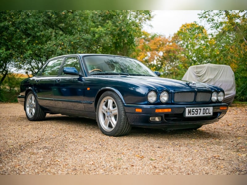 1995 Jaguar X300 XJR