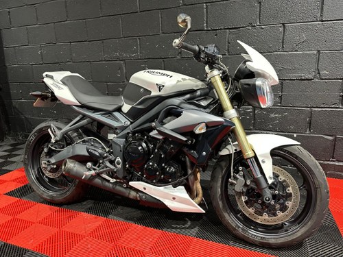 2015 TRIUMPH STREET TRIPLE 675 FINANCE SPECIALISTS APPLY NOW For Sale