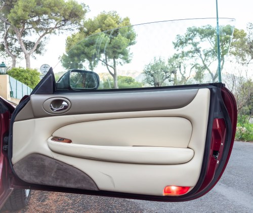 1997 Jaguar X100 XK8 Convertible In vendita (immagine 50 di 120)