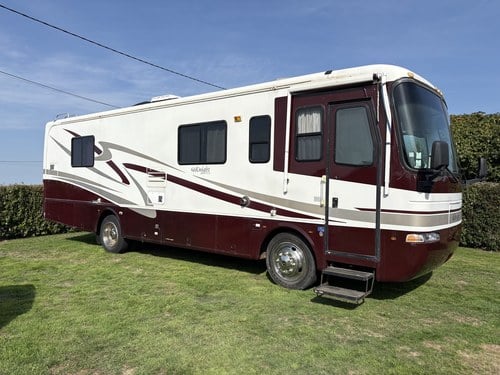 2001 Monaco Knight Motorhome 5.9L Diesel In vendita (immagine 1 di 31)