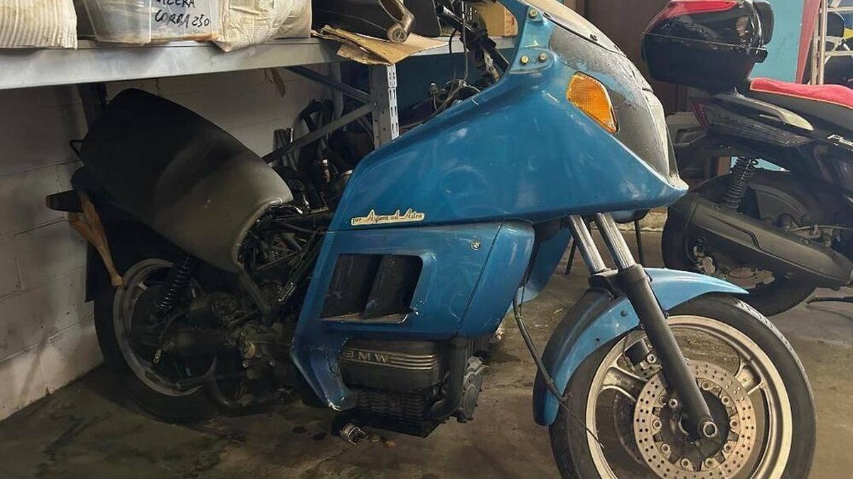 1990 BMW K75RT Bleu Manuel, 5 vitesses in Italie - A vendre | Car & Classic