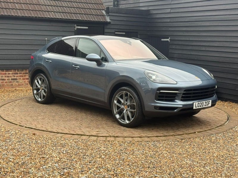 2020 PORSCHE CAYENNE