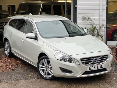 2011 VOLVO V60 T6 SE Lux 3.0 Automatic Te koop