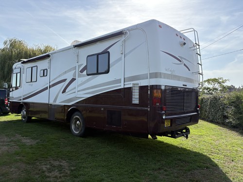 2001 Monaco Knight Motorhome 5.9L Diesel In vendita (immagine 3 di 31)