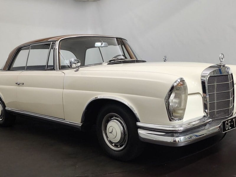 1965 Mercedes 220 SE coupe