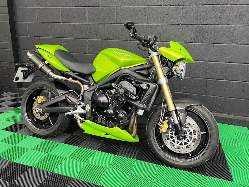 2009 TRIUMPH STREET TRIPLE 675