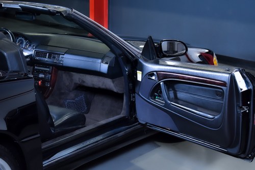 2000 Mercedes-Benz R129 SL500 Convertible 5,0L V8 zum Verkauf (Bild 48 von 110)