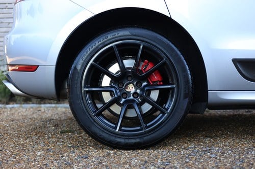 2014 Porsche Macan Turbo à venda (imagem 15 de 318)