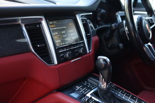 2014 Porsche Macan Turbo à venda (imagem 77 de 318)