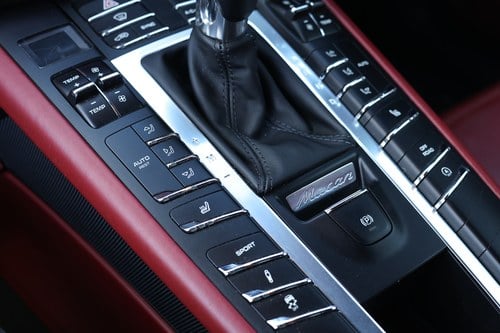 2014 Porsche Macan Turbo à venda (imagem 80 de 318)