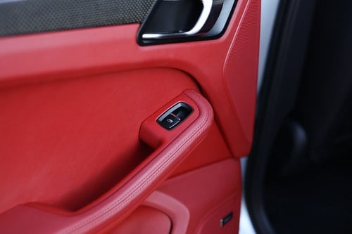 2014 Porsche Macan Turbo à venda (imagem 93 de 318)