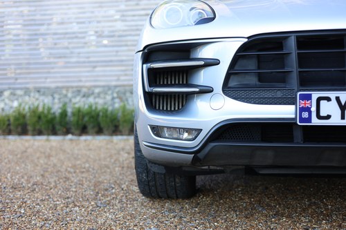 2014 Porsche Macan Turbo à venda (imagem 160 de 318)