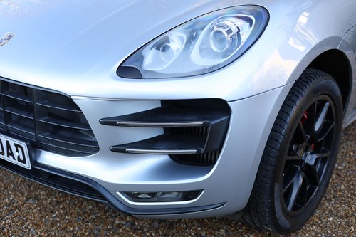 2014 Porsche Macan Turbo à venda (imagem 163 de 318)