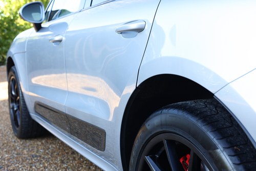 2014 Porsche Macan Turbo à venda (imagem 262 de 318)