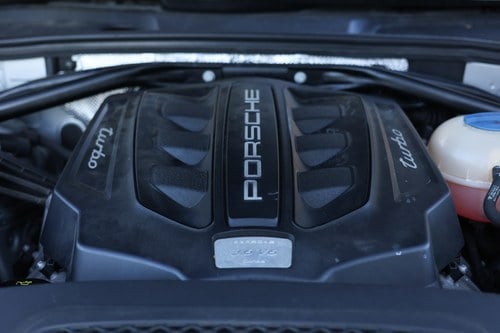 2014 Porsche Macan Turbo à venda (imagem 276 de 318)