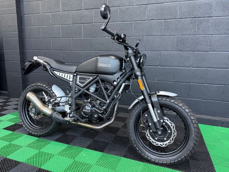 2025 HERALD MOTOR CO Brat 250