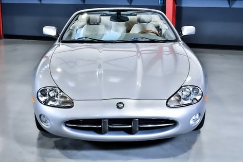 2002 Jaguar XK8 Convertible 4,0L V8 à vendre (picture 2 of 102)