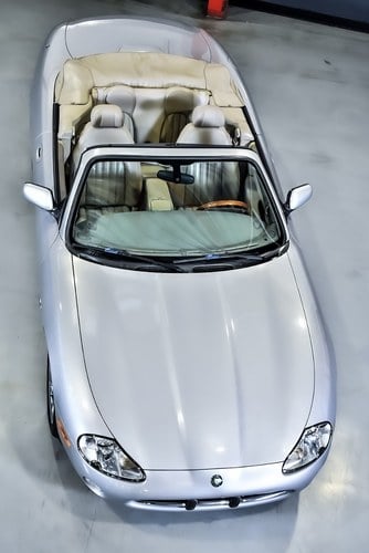 2002 Jaguar XK8 Convertible 4,0L V8 à vendre (picture 16 of 102)