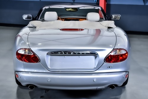 2002 Jaguar XK8 Convertible 4,0L V8 à vendre (picture 18 of 102)