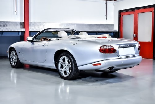 2002 Jaguar XK8 Convertible 4,0L V8 à vendre (picture 23 of 102)