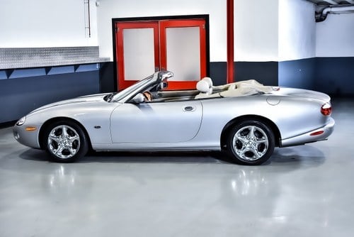 2002 Jaguar XK8 Convertible 4,0L V8 à vendre (picture 26 of 102)