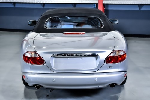 2002 Jaguar XK8 Convertible 4,0L V8 à vendre (picture 30 of 102)