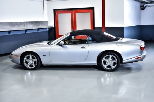 2002 Jaguar XK8 Convertible 4,0L V8 à vendre (picture 32 of 102)